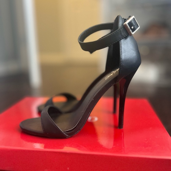 Black Ankle Strap Heels - Picture 4 of 6